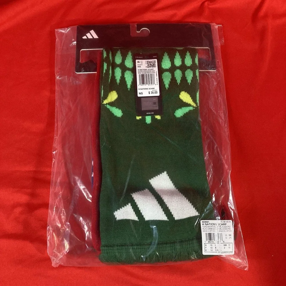 1 - Adidas FIFA 2026 World Cup Nations Scarf / Futbol Soccer